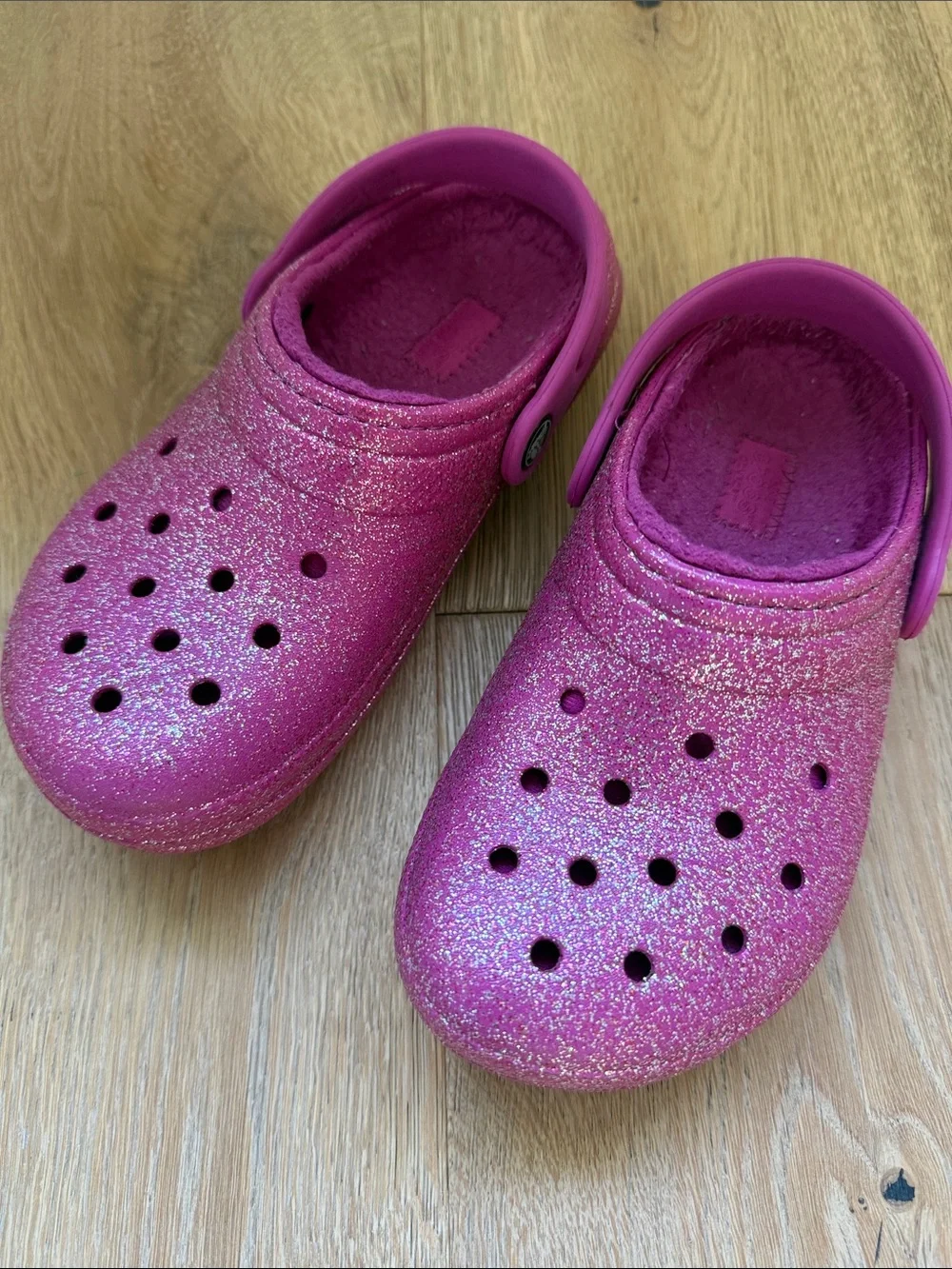 CROCS Kids Glitter Clogs in Bright Pink